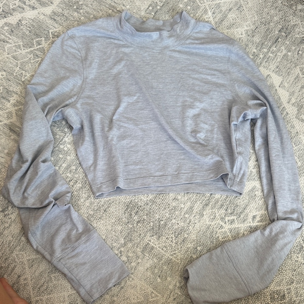 Vuori mock neck lux crop top long sleeve